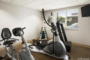 هتل Country Inn & Suites By Radisson, Rochester Pittsford Brighton, Ny