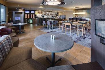 هتل Courtyard By Marriott Providence Warwick
