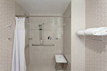 هتل Crowne Plaza Silicon Valley North   Union City, An Ihg