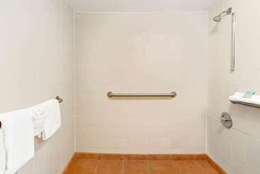 هتل Days Inn By Wyndham Kissimmee West
