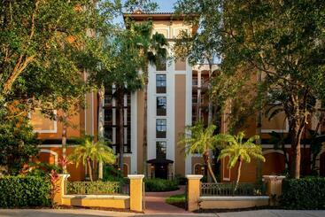 هتل Floridays Orlando Two & Three Bed Rooms Condo Resort