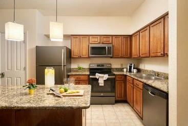 هتل Floridays Orlando Two & Three Bed Rooms Condo Resort
