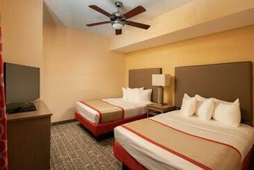 هتل Floridays Orlando Two & Three Bed Rooms Condo Resort