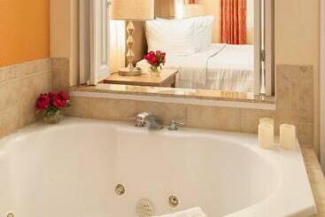هتل Floridays Orlando Two & Three Bed Rooms Condo Resort