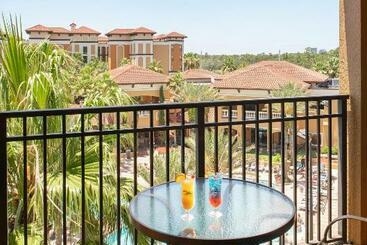 هتل Floridays Orlando Two & Three Bed Rooms Condo Resort