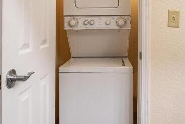 هتل Floridays Orlando Two & Three Bed Rooms Condo Resort