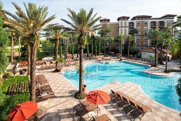 هتل Floridays Orlando Two & Three Bed Rooms Condo Resort