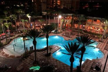 هتل Floridays Orlando Two & Three Bed Rooms Condo Resort