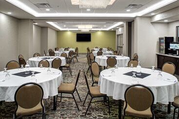 هتل Hilton Garden Inn Halifax Airport