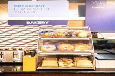 هتل Holiday Inn Express Berkeley, An Ihg