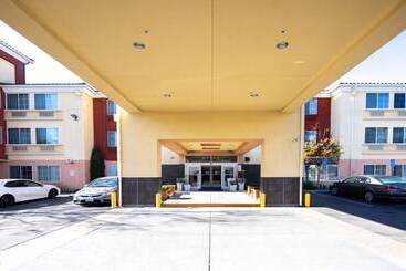 هتل Holiday Inn Express Berkeley, An Ihg