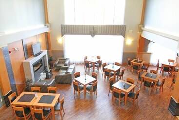 هتل Holiday Inn Express Calgary South, An Ihg