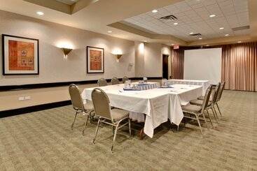 هتل Holiday Inn Express Edmonton Downtown, An Ihg