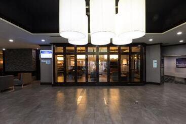 هتل Holiday Inn Express Edmonton Downtown, An Ihg