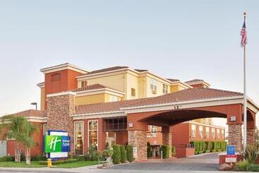 هتل Holiday Inn Express  West Sacramento, An Ihg