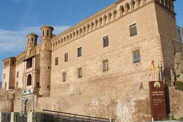 هتل Hospedería Castillo del Papa Luna