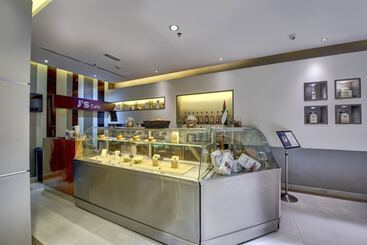هتل Howard Johnson Plaza By Wyndham Dubai Deira