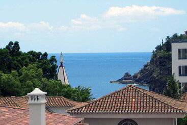 Madeira Bright Star By Petit Hotels