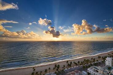 هتل Marriott S Beachplace Towers