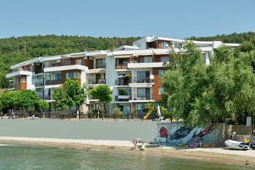 هتل Messambria Beach Apartments