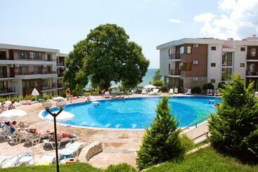 هتل Messambria Beach Apartments