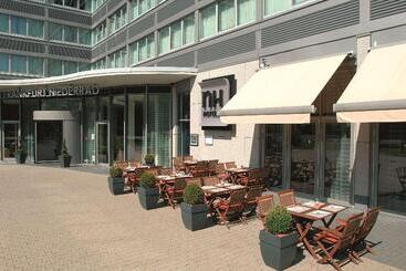 هتل NH Frankfurt Niederrad