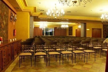 هتل Pamplona Villava