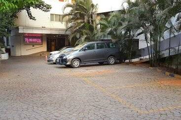 Hotel Regenta Place Bangalore, Cunningham Road
