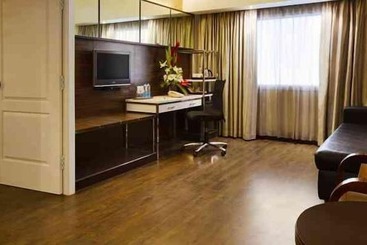 Hotel Regenta Place Bangalore, Cunningham Road