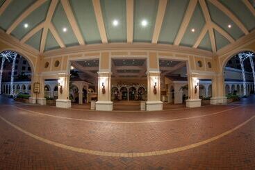 Отель Rosen Shingle Creek