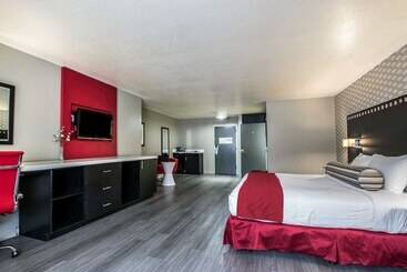 Tilt Hotel Universal Hollywood, Ascend Hotel Collection