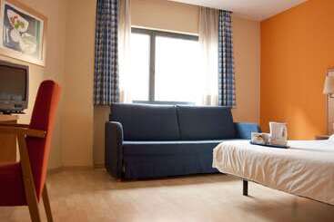 هتل Travelodge Barcelona Fira