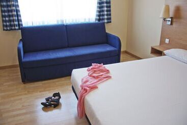 هتل Travelodge Barcelona Fira