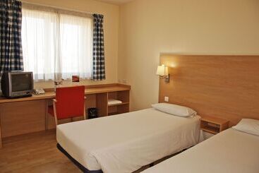 هتل Travelodge Barcelona Fira
