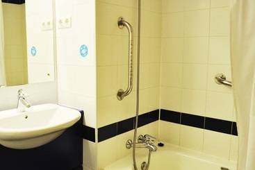 هتل Travelodge Barcelona Fira