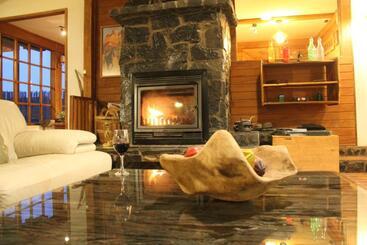 هتل Weskar Lodge