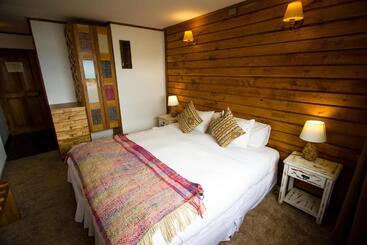 هتل Weskar Lodge