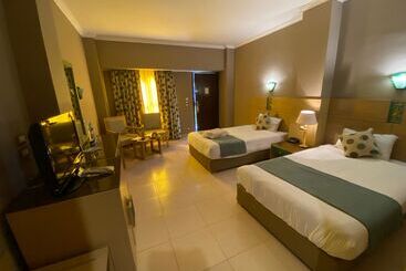 هتل Zya Regina Resort And Aqua Park Hurghada