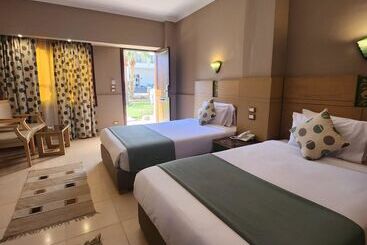 هتل Zya Regina Resort And Aqua Park Hurghada