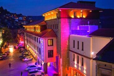 Yantra Grand Hotel