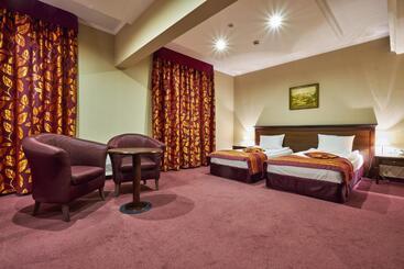 Yantra Grand Hotel