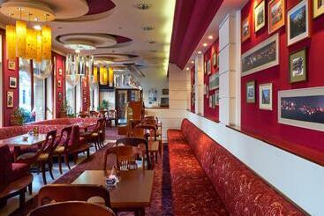 Yantra Grand Hotel