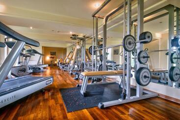 Yantra Grand Hotel