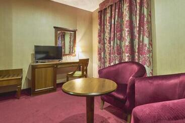 Yantra Grand Hotel