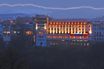 Yantra Grand Hotel