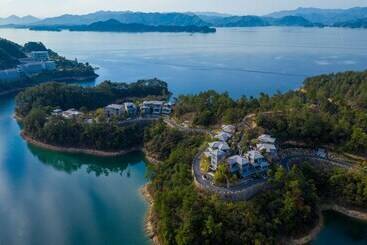 Отель Bright Qiandaolake Resort