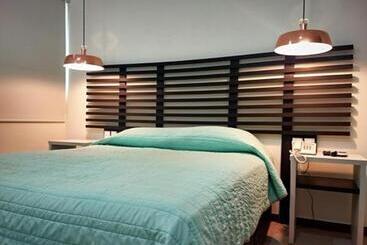 Angeles Suites & Hotel