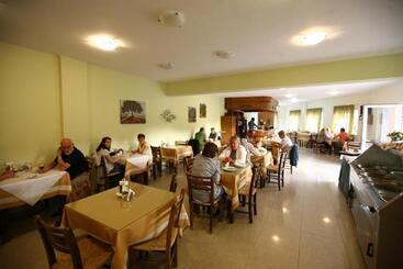 Aparthotel Ormos Atalia Village