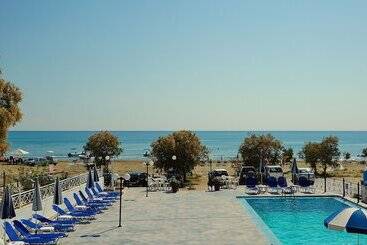 هتل Andreolas Beach
