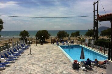 هتل Andreolas Beach